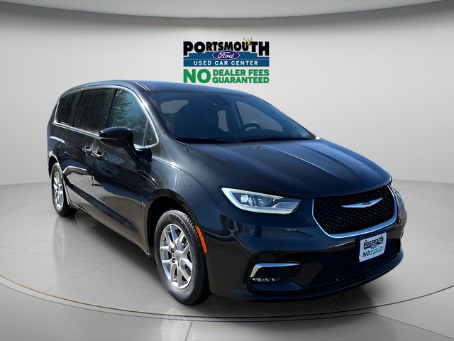 Used 2024 Chrysler Pacifica Touring-L