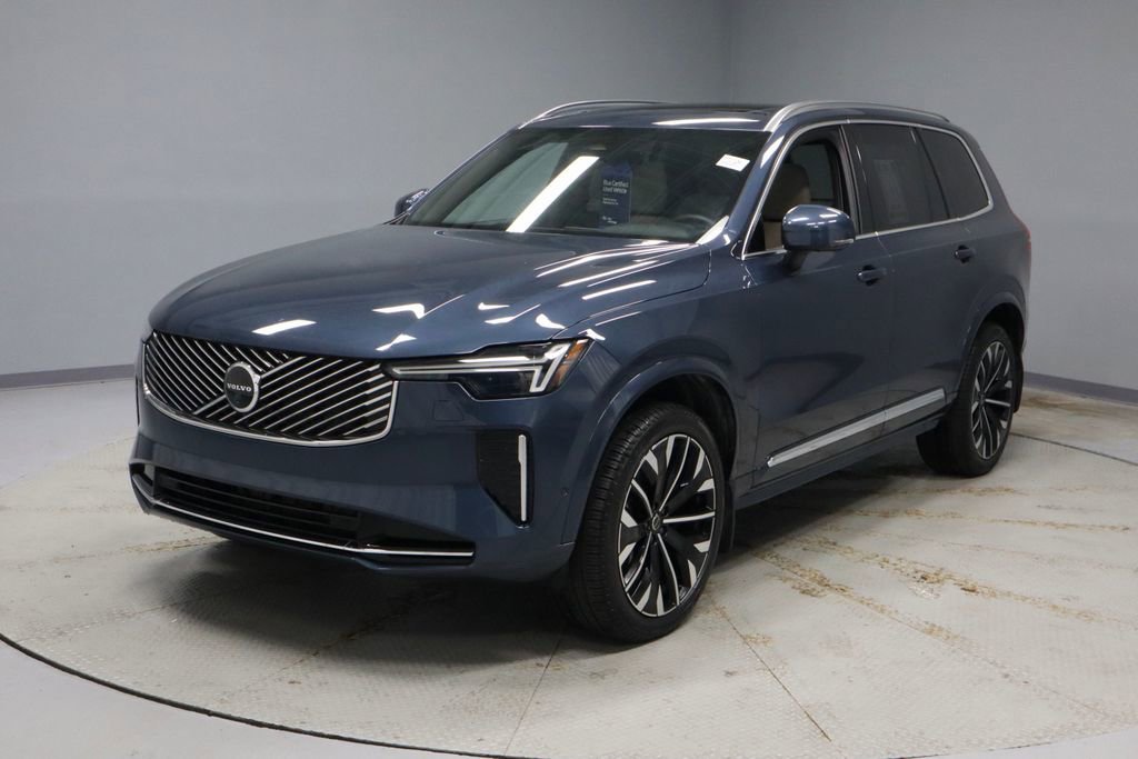 Used 2025 Volvo XC90 B5 Plus w/ Protection Package AWD/4WD image 7