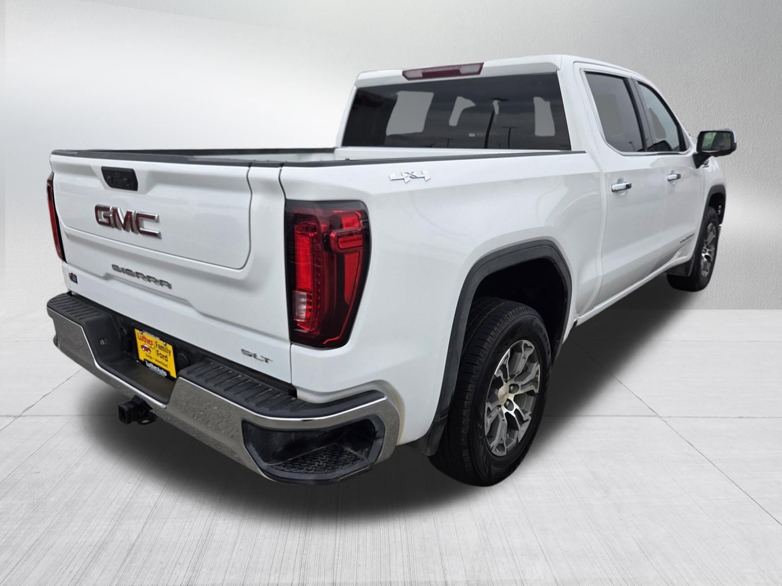 Used 2025 GMC Sierra 1500 SLT AWD/4WD image 7