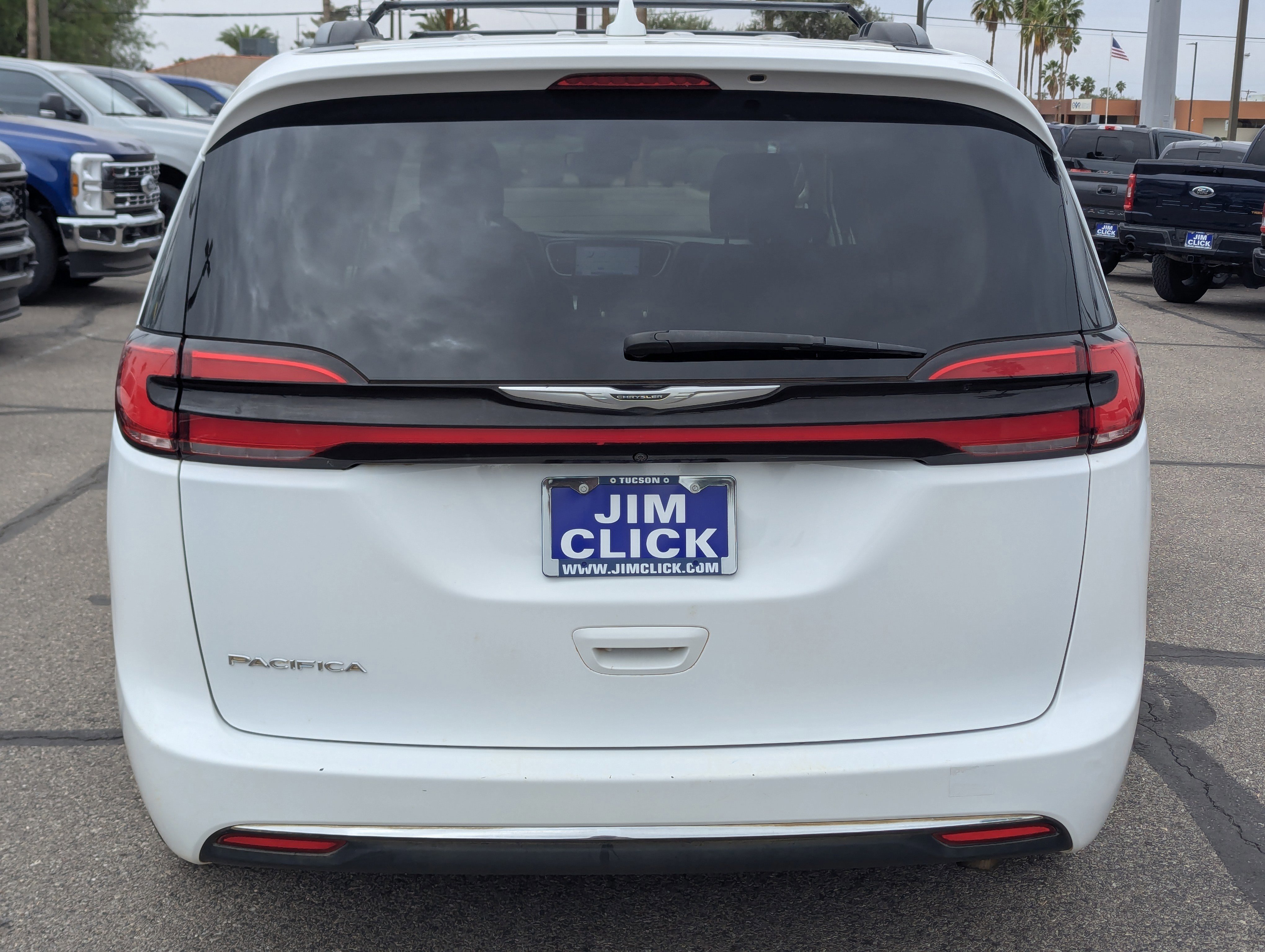 Used 2022 Chrysler Pacifica Touring-L image 3