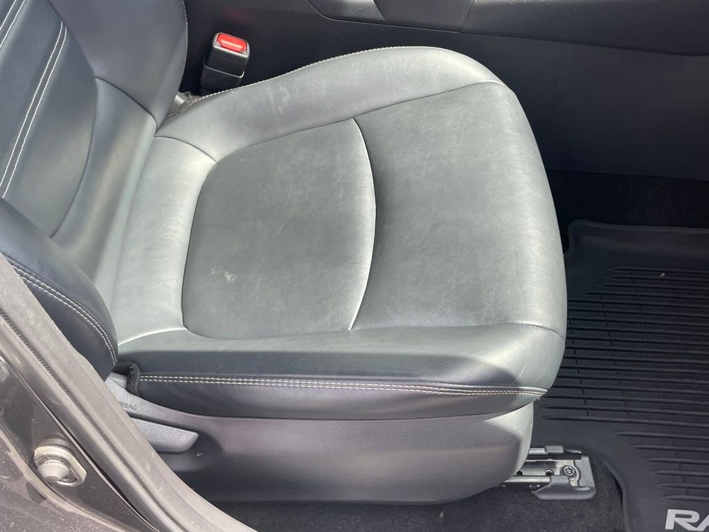 Used 2019 Toyota RAV4 XLE Premium w/ Cold Weather Package AWD/4WD image 19