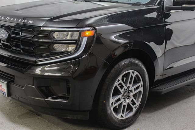 Certified 2025 Ford Expedition Active AWD/4WD image 4