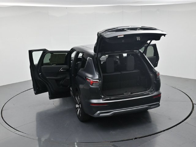 Used 2025 Mitsubishi Outlander SE FWD image 47