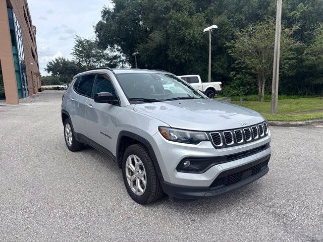 Used 2024 Jeep Compass Latitude AWD/4WD image 10