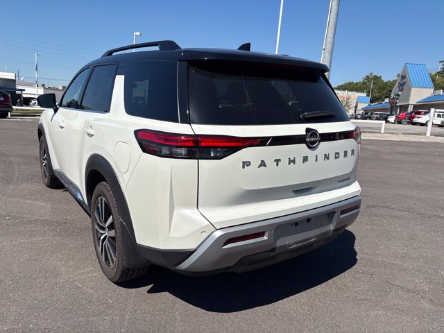 Used 2024 Nissan Pathfinder Platinum FWD image 4