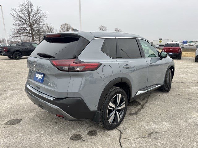 Used 2022 Nissan Rogue SL w/ SL Premium Package image 5