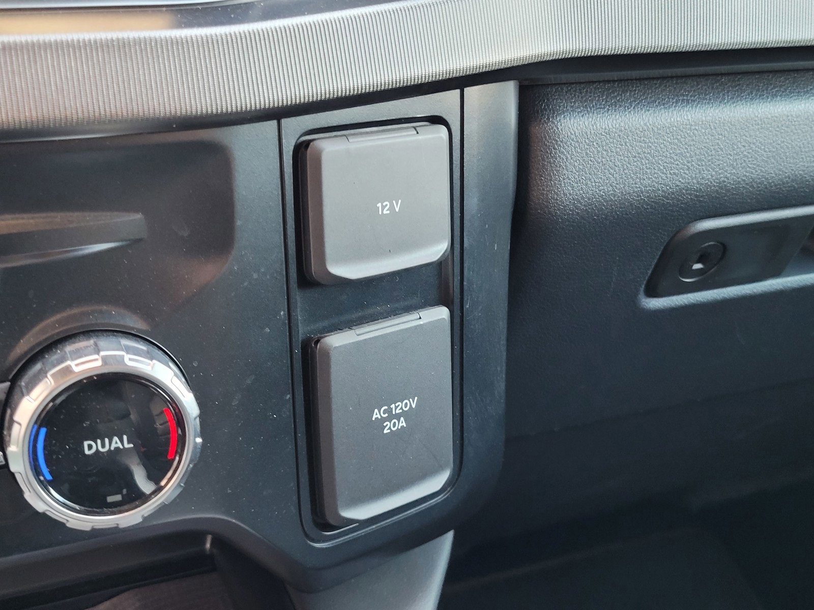 Certified 2023 Ford F250 Platinum image 24