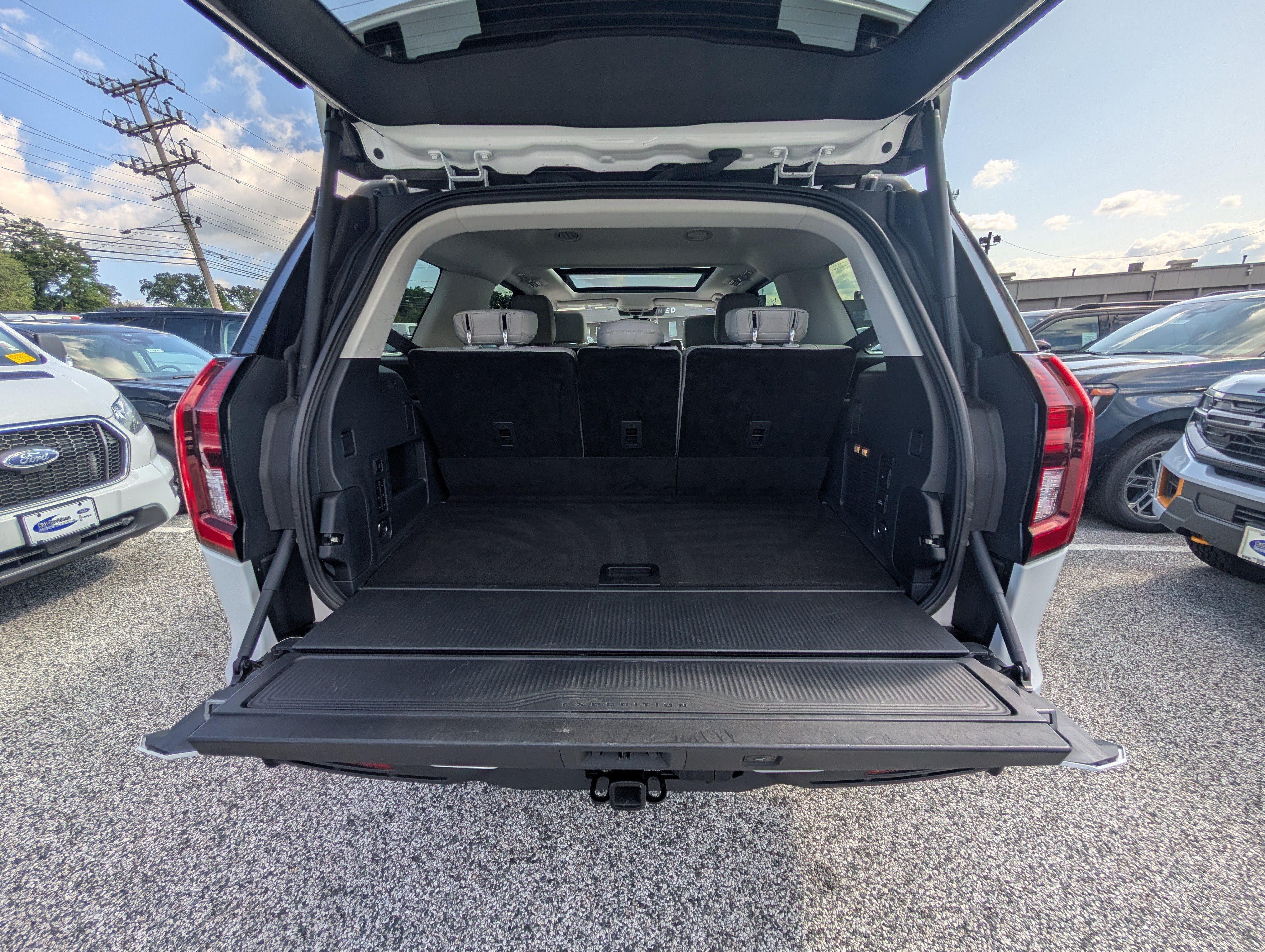 Certified 2025 Ford Expedition Active AWD/4WD image 16