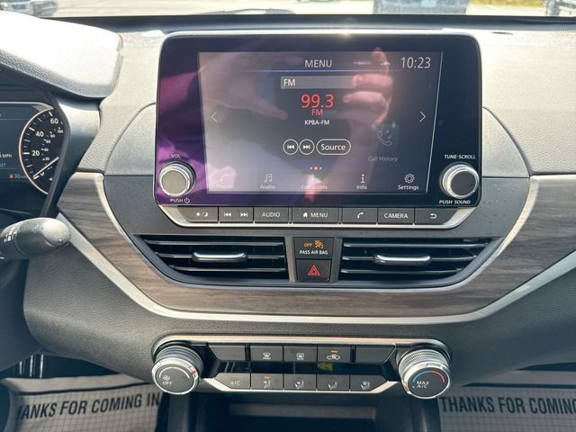 Used 2025 Nissan Altima 2.5 SV FWD image 16