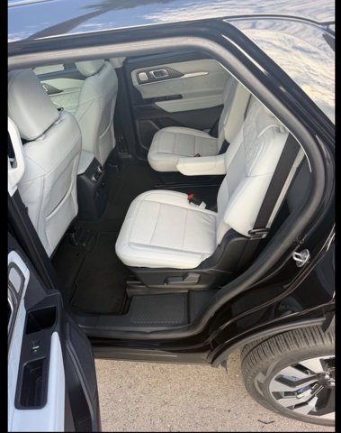 Certified 2026 Ford Explorer Platinum w/ LUX Leather Package AWD/4WD image 3