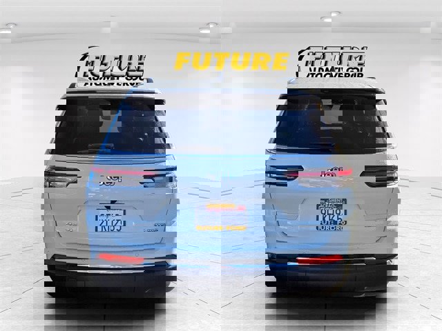 Used 2023 Jeep Grand Cherokee L Limited image 5