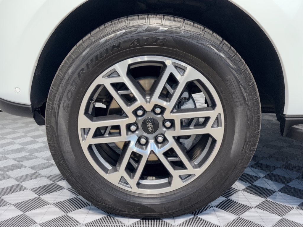 Certified 2025 Ford Expedition Active AWD/4WD image 13