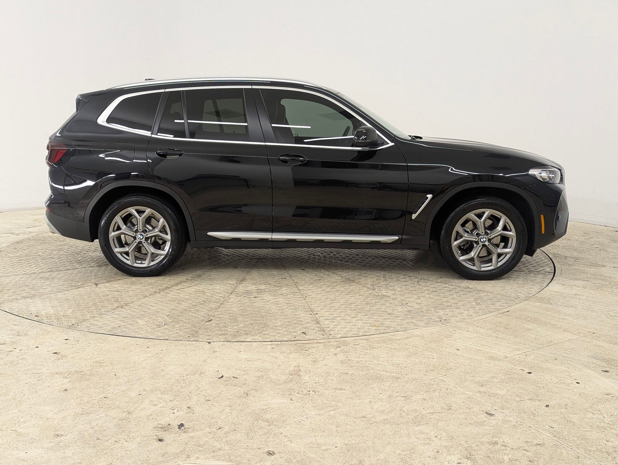 Used 2024 BMW X3 xDrive30i w/ Premium Package image 7