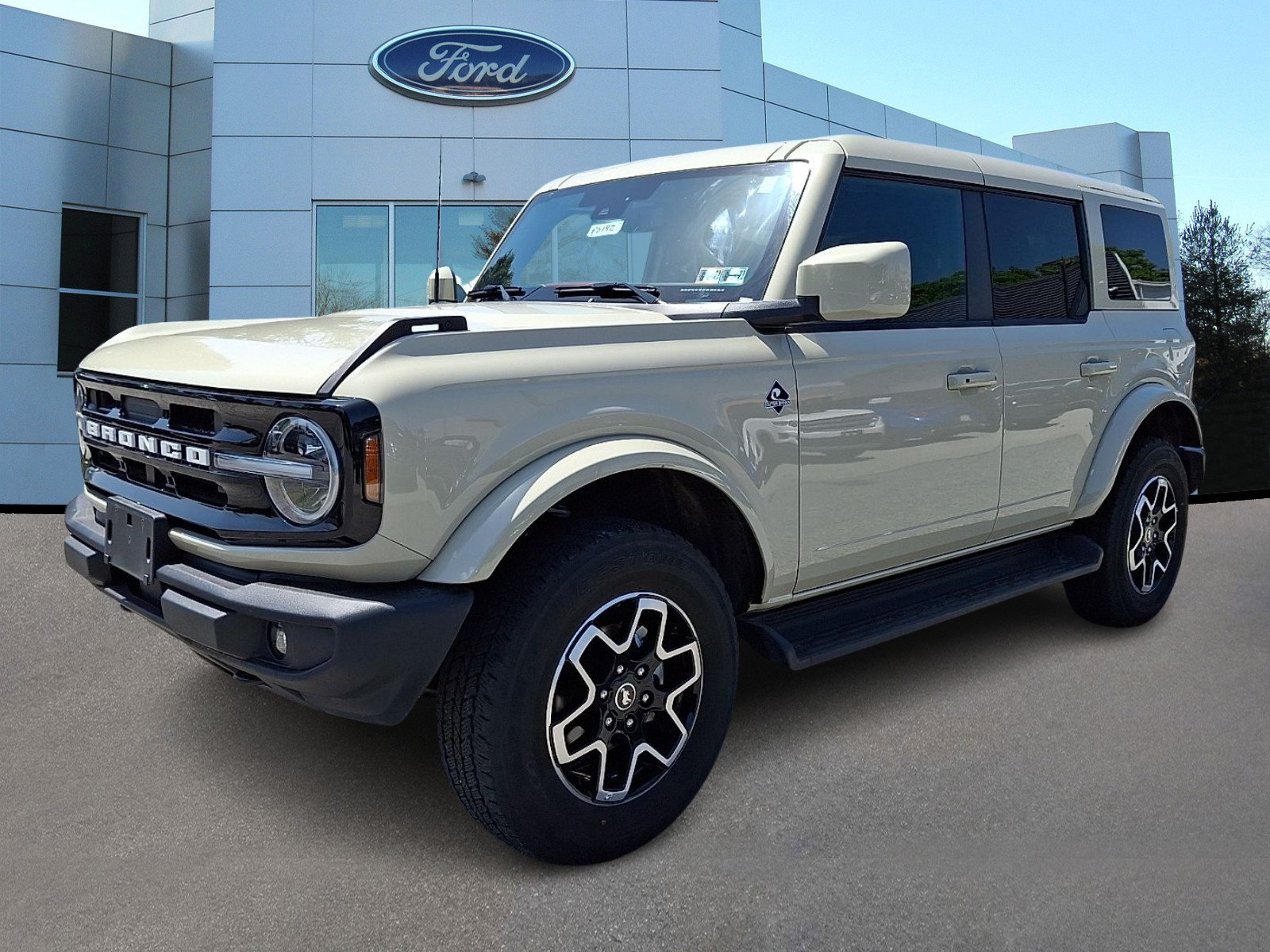 Certified 2025 Ford Bronco Outer Banks AWD/4WD image 4