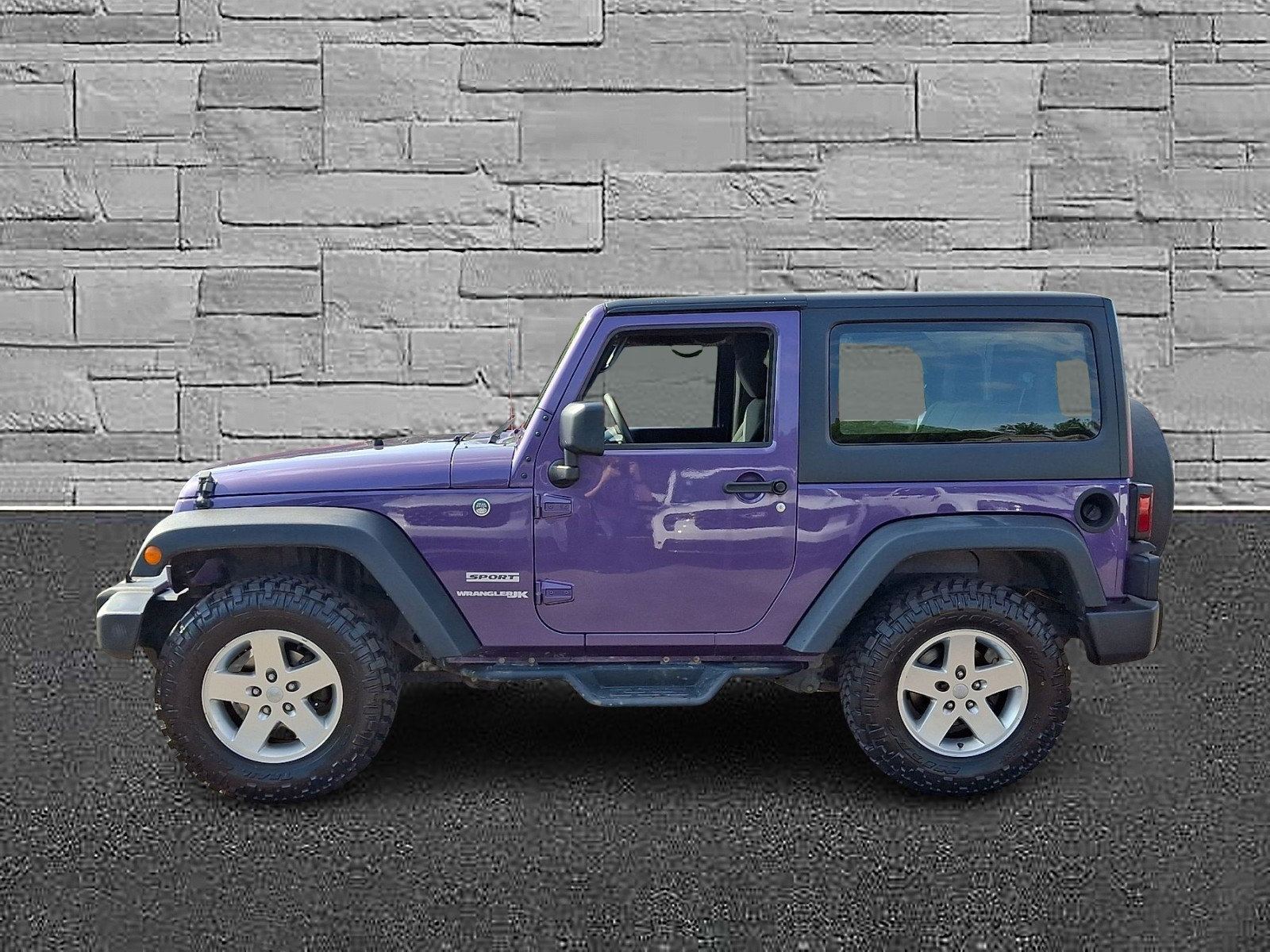Used 2018 Jeep Wrangler Sport AWD/4WD image 6