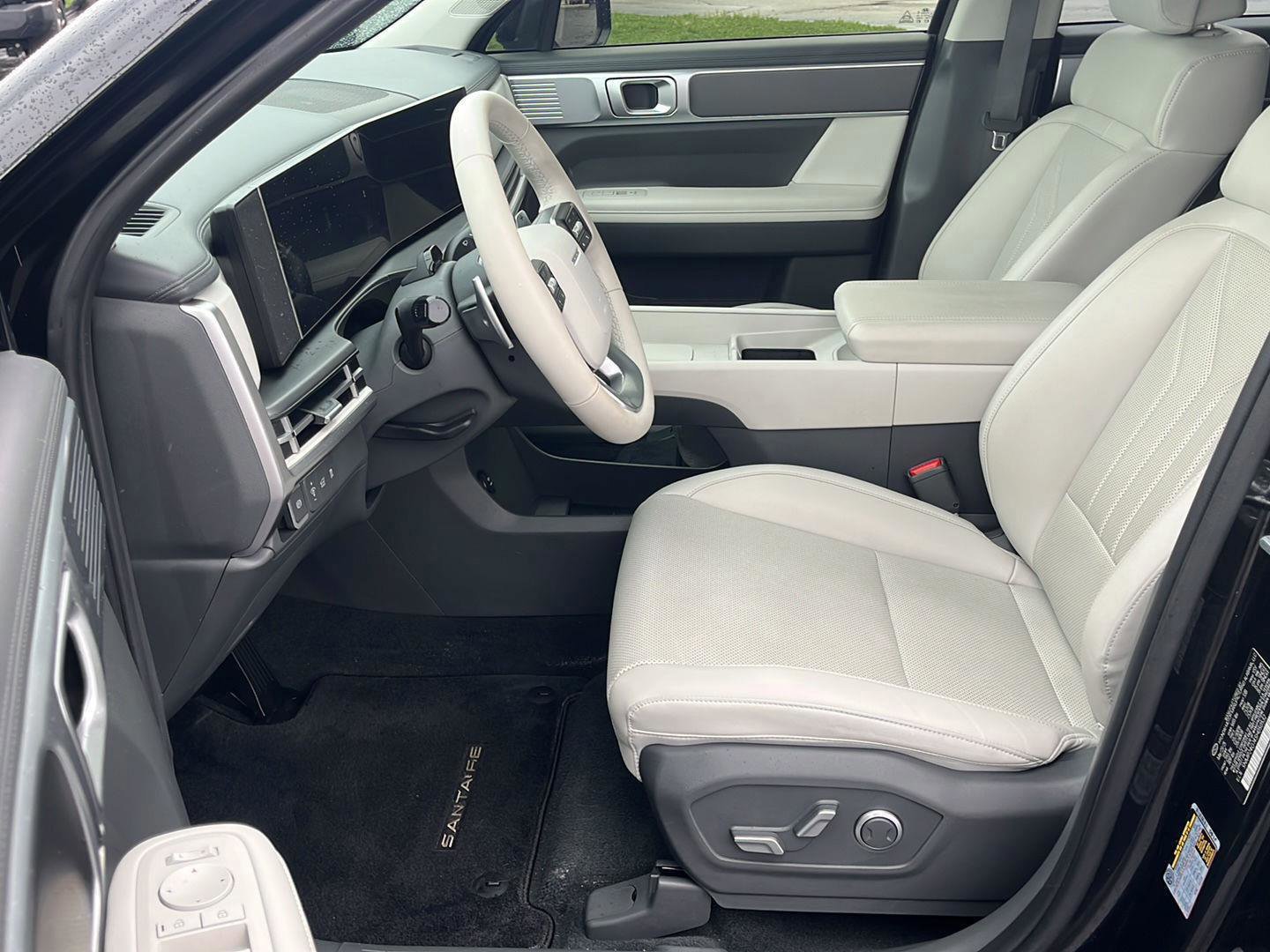 Used 2025 Hyundai Santa Fe SEL image 10