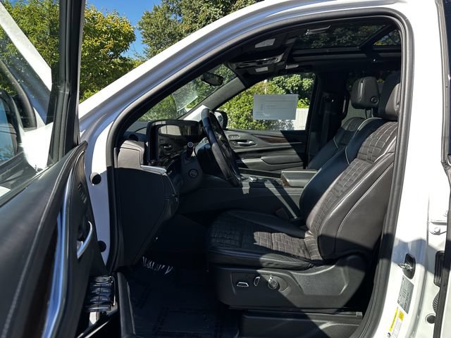 Used 2023 Cadillac Escalade Sport Platinum w/ LPO, ONYX Package AWD/4WD image 19