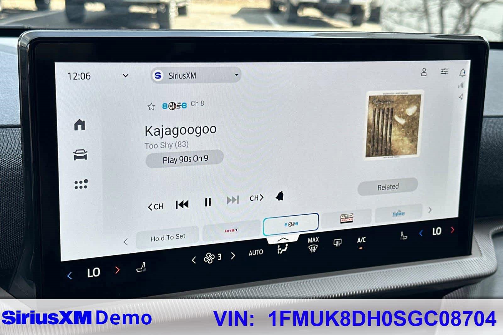 Certified 2025 Ford Explorer Active image 30