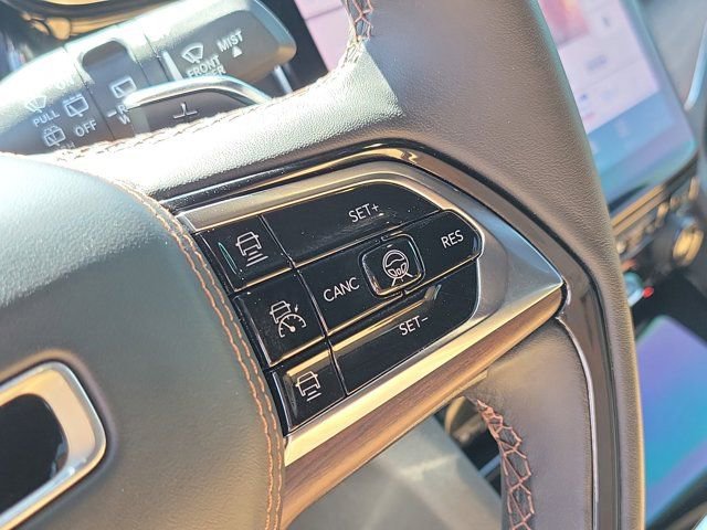Used 2024 Jeep Grand Cherokee L Summit w/ Advanced Protech Group IV AWD/4WD image 28