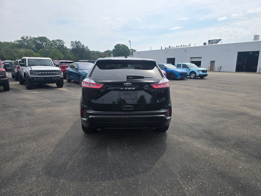 Certified 2023 Ford Edge ST-Line AWD/4WD image 4