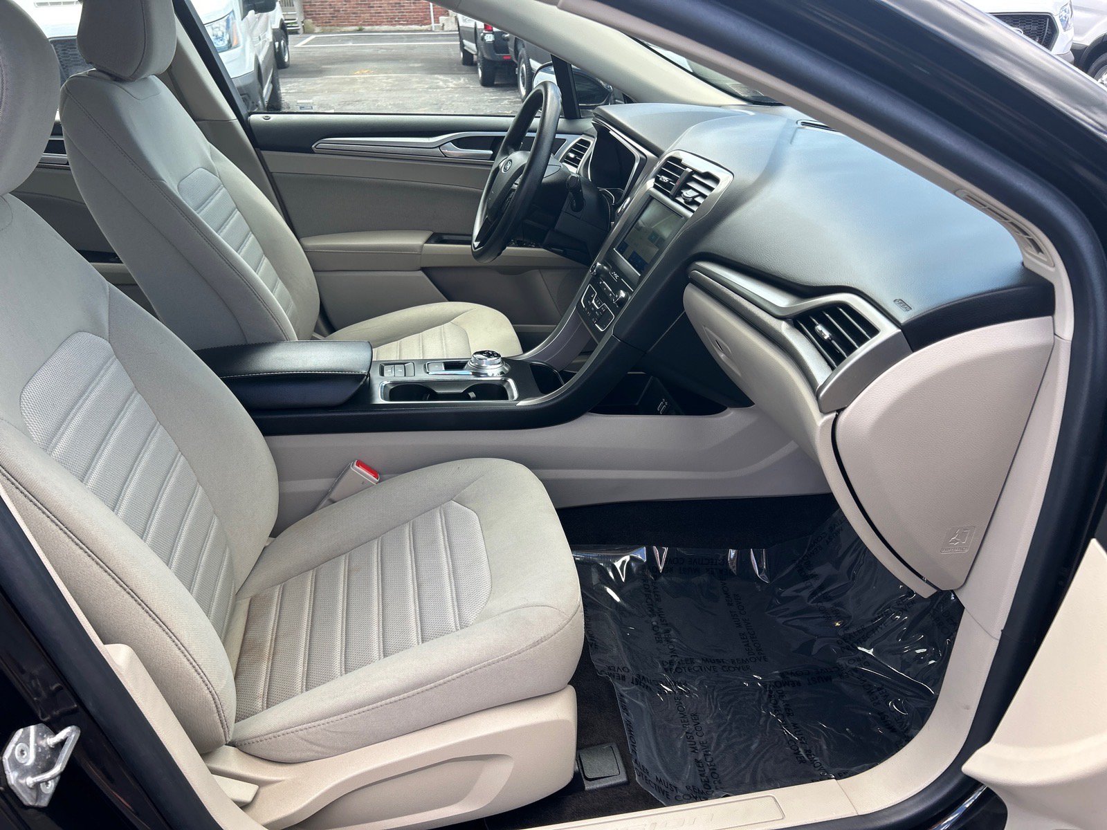 Certified 2020 Ford Fusion SE FWD image 15