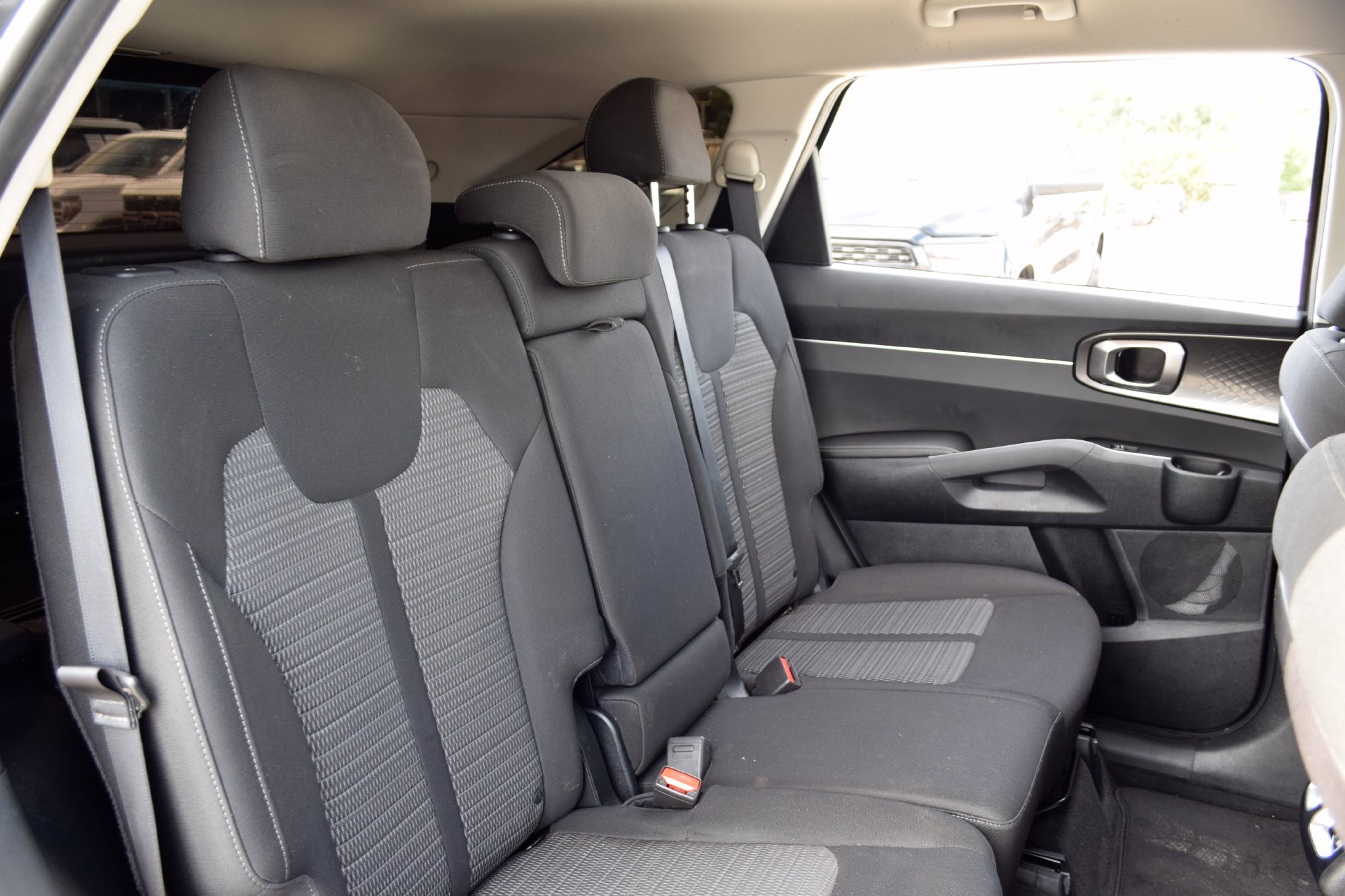 Used 2021 Kia Sorento LX FWD image 19