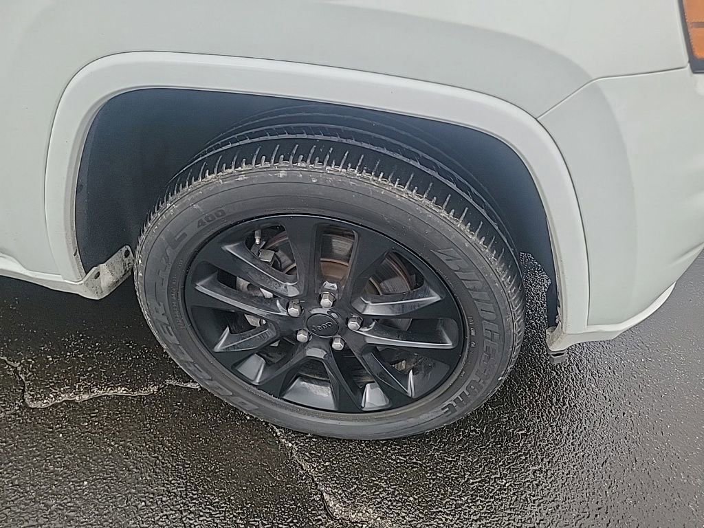 Used 2021 Jeep Grand Cherokee Laredo X image 22