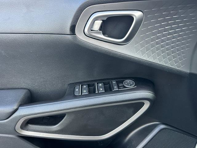 Used 2023 Kia Soul LX w/ Option Group 015 image 10