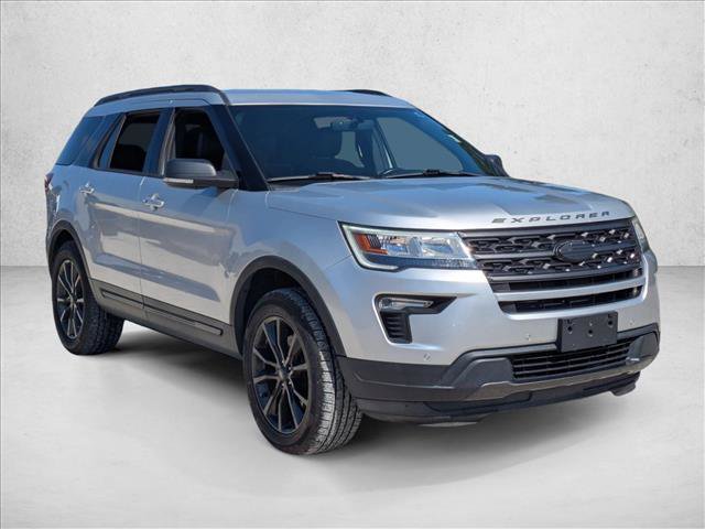 Certified 2018 Ford Explorer XLT w/ Equipment Group 202A FWD image 3