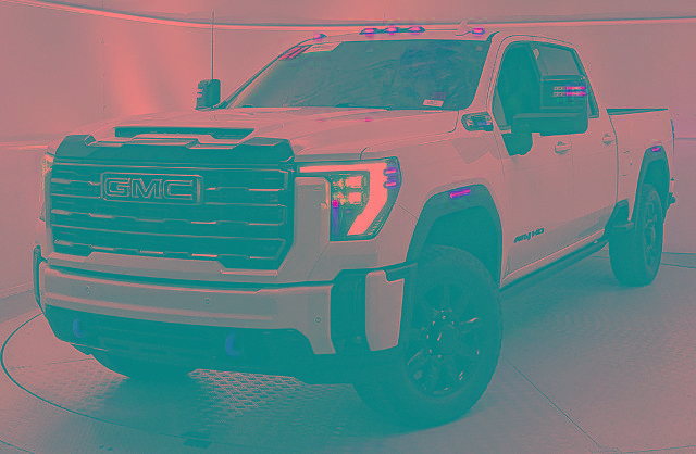 Used 2025 GMC Sierra 2500 AT4 w/ AT4 Premium Plus Package image 6