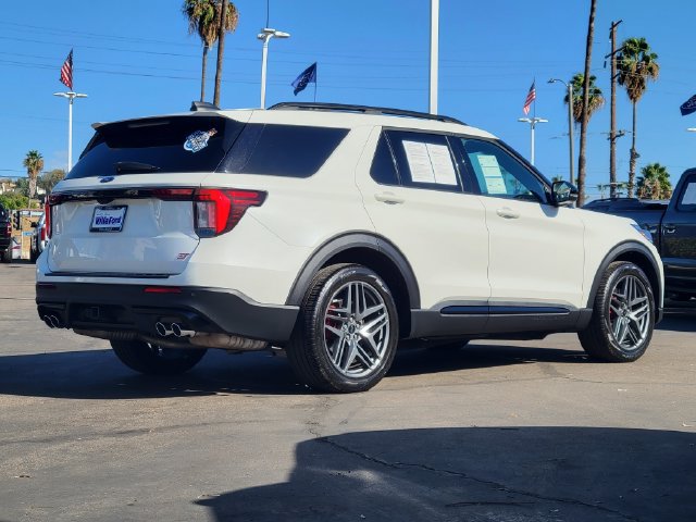 Certified 2025 Ford Explorer ST AWD/4WD image 4