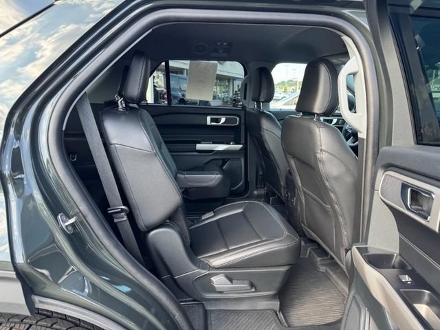 Certified 2024 Ford Explorer XLT w/ Equipment Group 202A AWD/4WD image 10