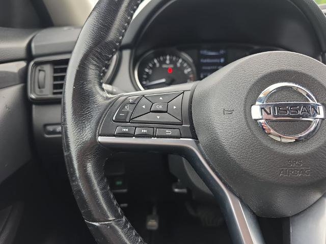 Used 2017 Nissan Rogue SV AWD/4WD image 27