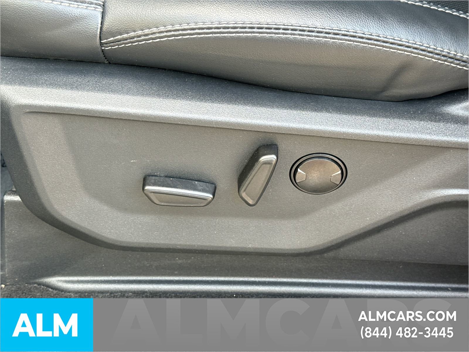 Certified 2025 Ford Expedition Platinum image 11