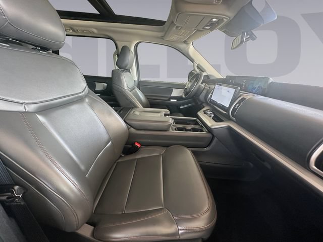 Certified 2025 Ford Expedition Active AWD/4WD image 17