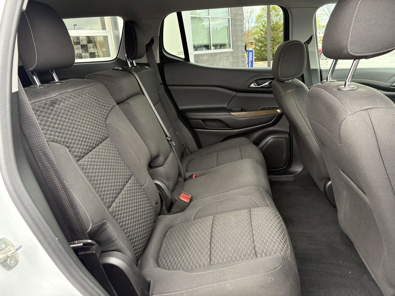 Used 2019 GMC Acadia SLE FWD image 21