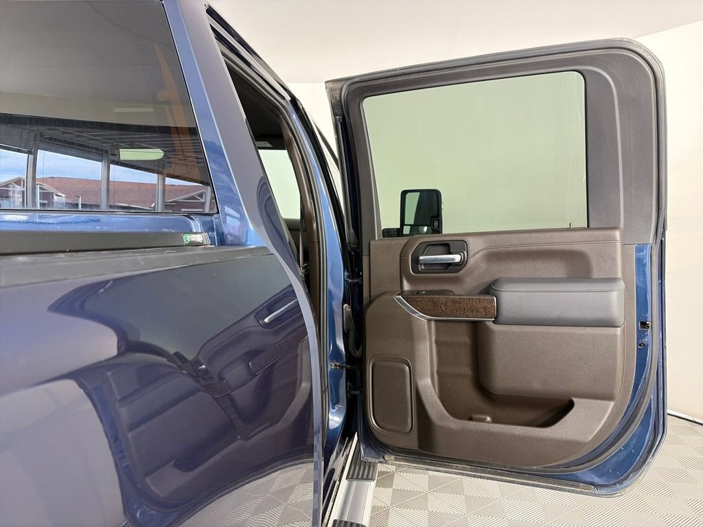 Used 2020 GMC Sierra 3500 Denali w/ Denali Ultimate Package image 28