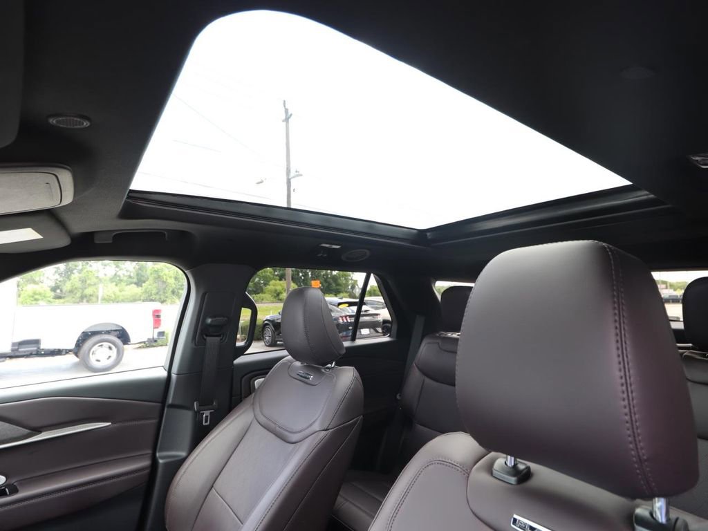 Certified 2026 Ford Explorer Platinum RWD image 6