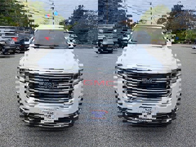 Used 2023 GMC Acadia SLE w/ Driver Convenience Package image 6