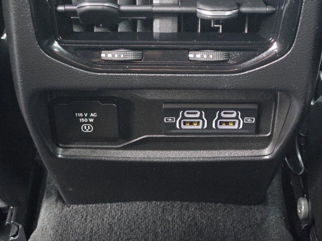 Used 2023 Jeep Grand Cherokee Altitude AWD/4WD image 19