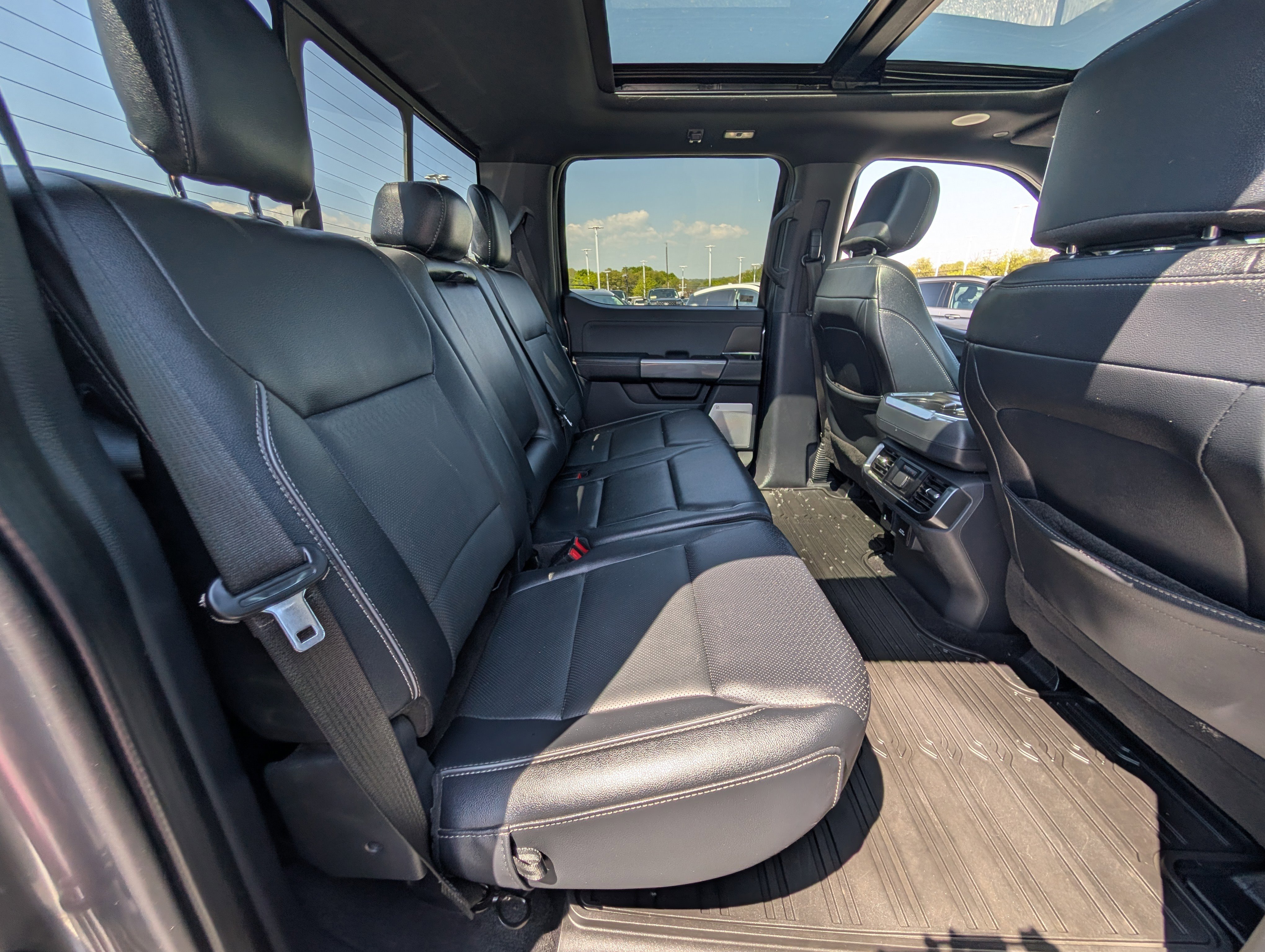 Certified 2022 Ford F150 Lariat w/ Equipment Group 502A High image 11