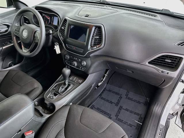 Used 2020 Jeep Cherokee Latitude FWD image 31