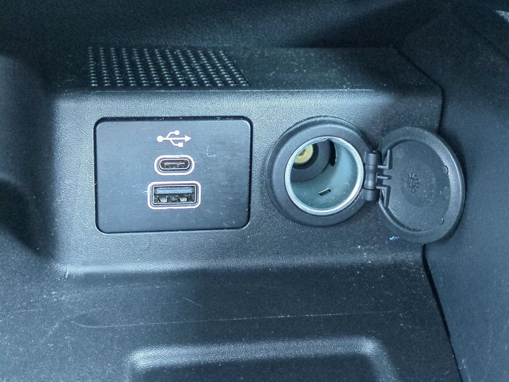 Certified 2025 Ford Escape ST-Line FWD image 24