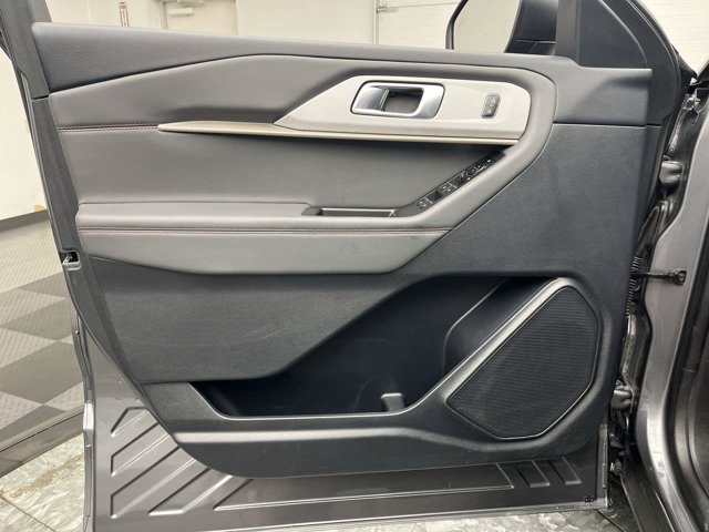 Certified 2025 Ford Explorer Active AWD/4WD image 7