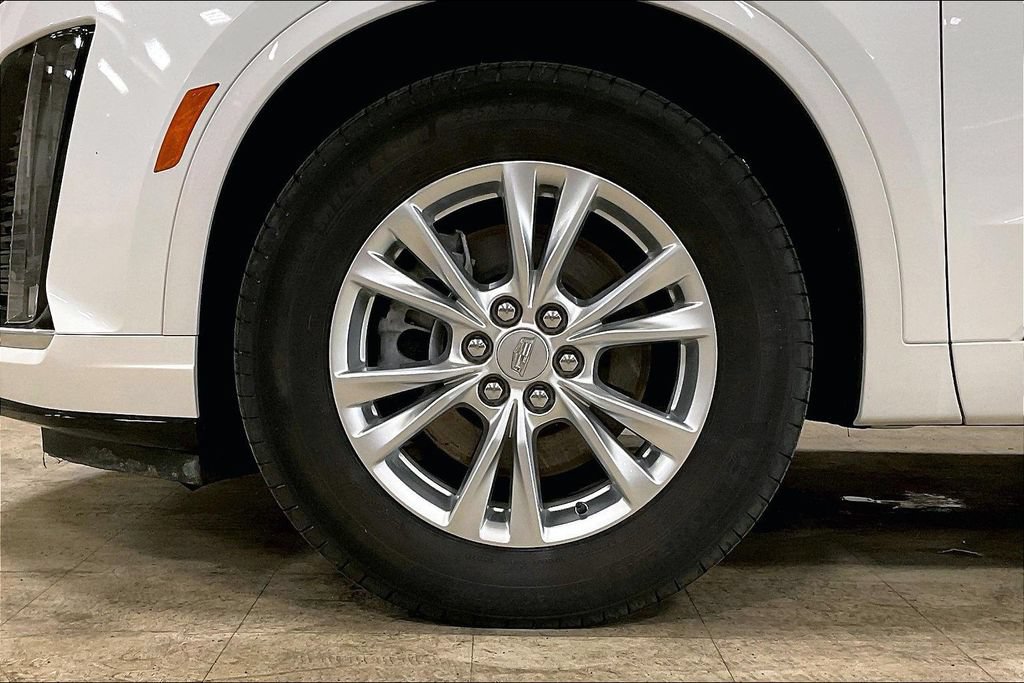 Used 2024 Cadillac XT6 Luxury w/ LPO, Floor Liner Package AWD/4WD image 9