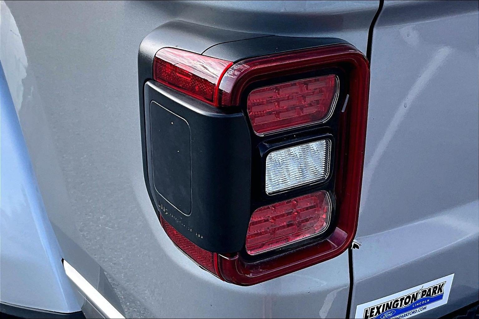 Used 2021 Jeep Gladiator Overland AWD/4WD image 23