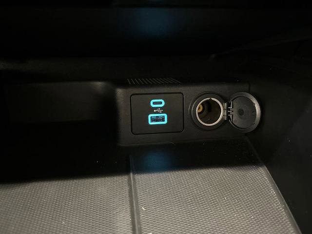 Certified 2022 Ford Escape Titanium image 28