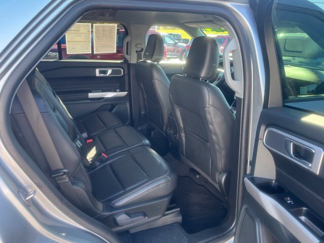 Certified 2023 Ford Explorer XLT w/ Equipment Group 202A AWD/4WD image 19