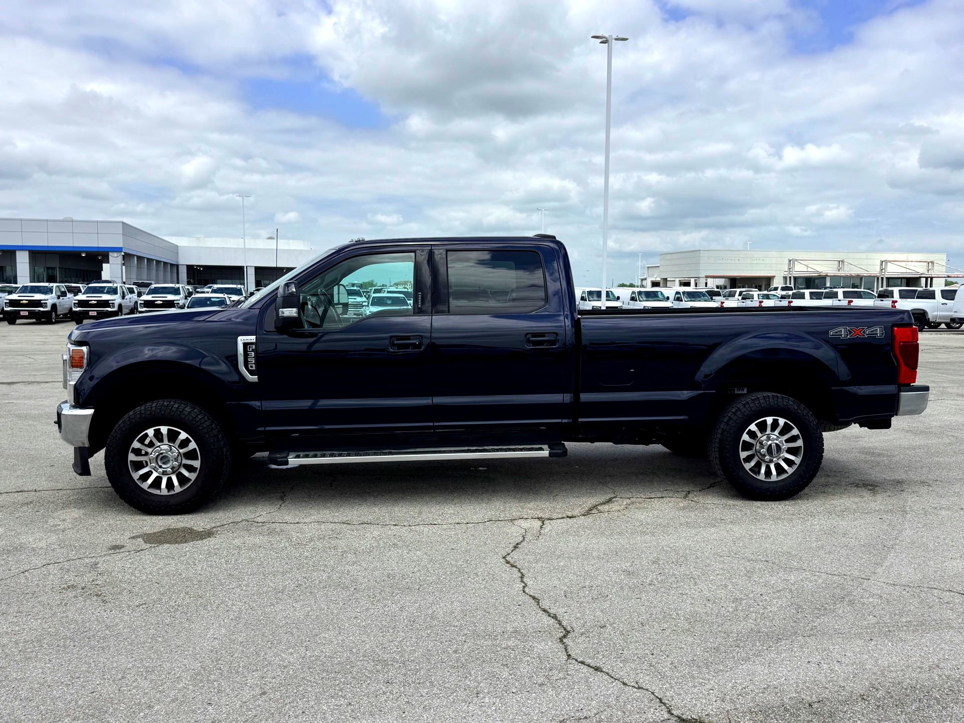Certified 2022 Ford F350 Lariat w/ Lariat Value Package AWD/4WD image 9