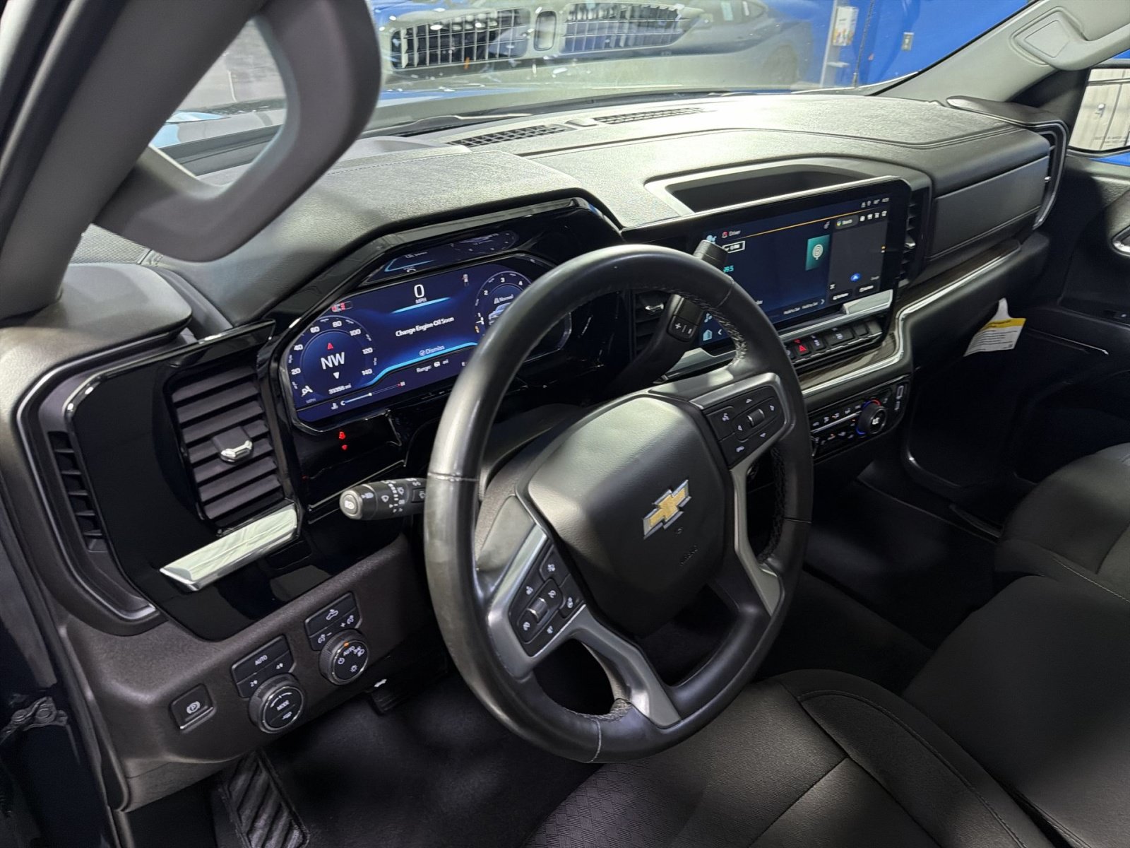 Used 2024 Chevrolet Silverado 1500 LT AWD/4WD image 18